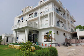 Hotel Bhairav Niwas Bikaner
