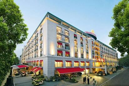 Grand-Elysee-Hotel-Hamburg