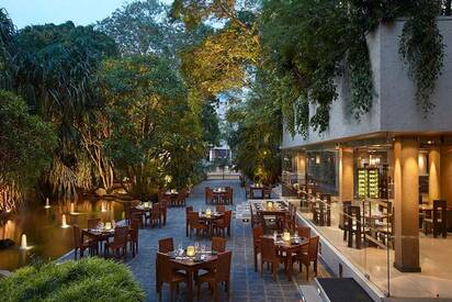 Lagoon restaurant Colombo 