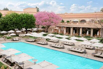 Pasadena Hotel Pool - Los Angeles